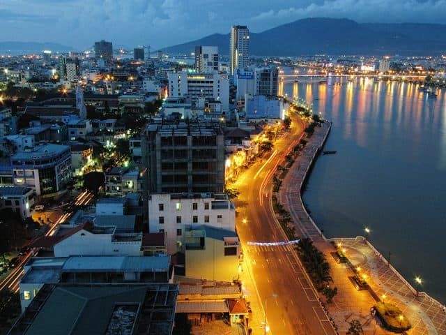 Đường Bạch Đằng ban đêm nhìn từ trên cao