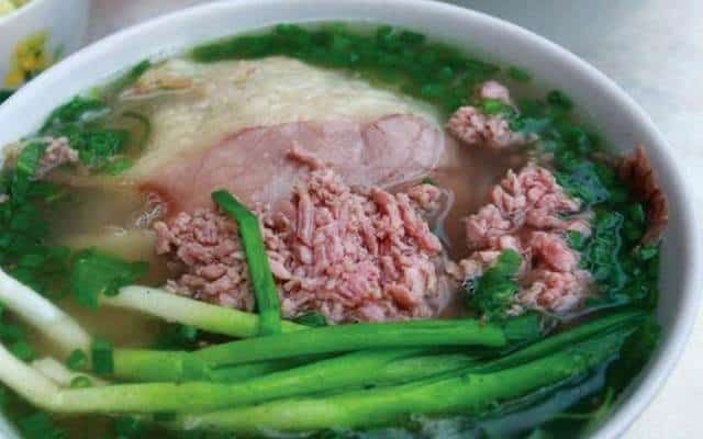 Một bát phở bò tái đậm đà - đặc sản ăn sáng Vũng Tàu (ảnh ST)