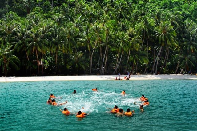 Đảo Hòn Sơn là điểm đến hot của giới trẻ (ảnh ST)