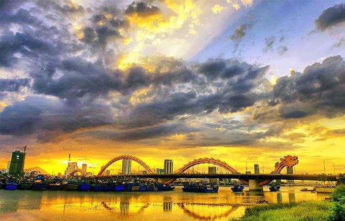 Cầu Rồng Đà Nẵng buổi chiều tà
