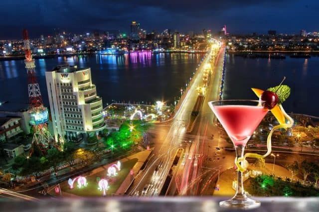 Ngắm cầu Rồng trên tầng 19 Top View Bar