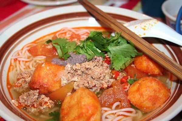 Món ngon Hà Nội: Bún riêu