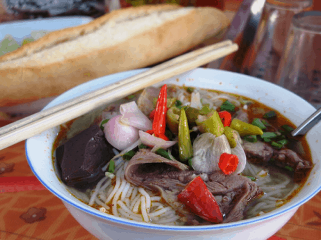 Bún bò - đặc sản Đà Nẵng