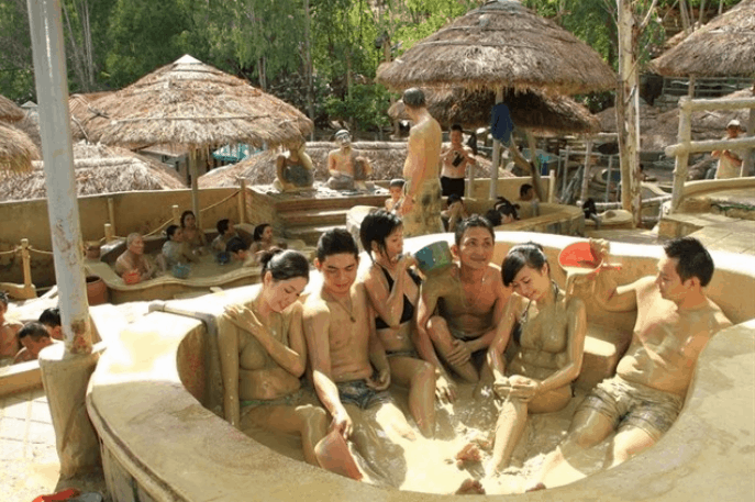 Dịch vụ tắm bùn tại công viên nước Sài Gòn (hình ảnh chỉ mang tính chất minh họa)