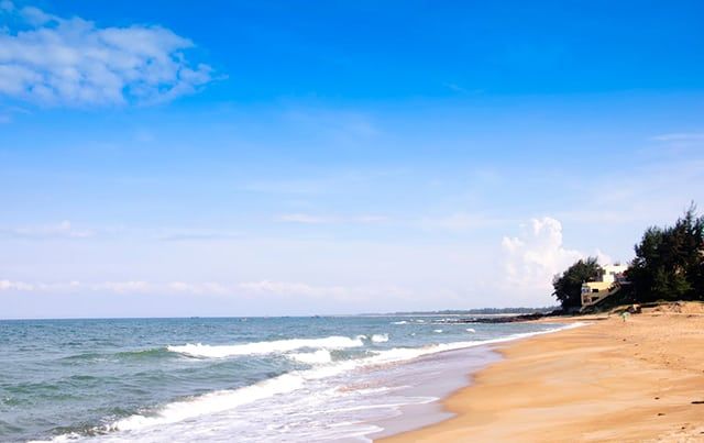 Bờ biển dịu dàng tại Cửa Tùng