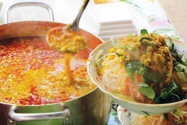 Sáng tạo nước dùng để trải nghiệm tô bún nóng hổi ngon lành