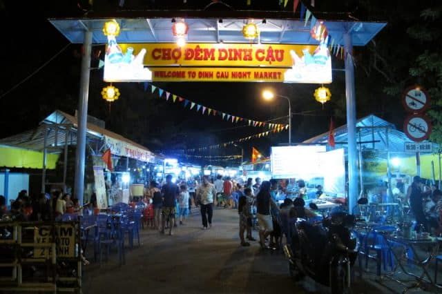 Chợ Đêm Dinh Cậu