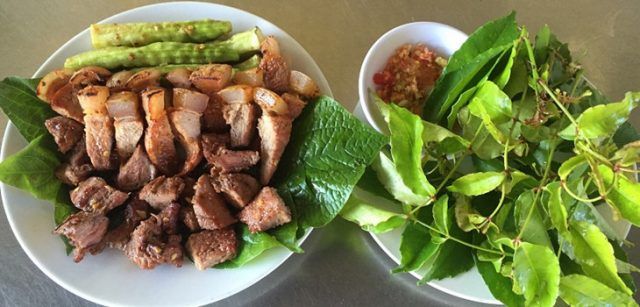 Thịt trâu lá Trơng Cửa Tùng