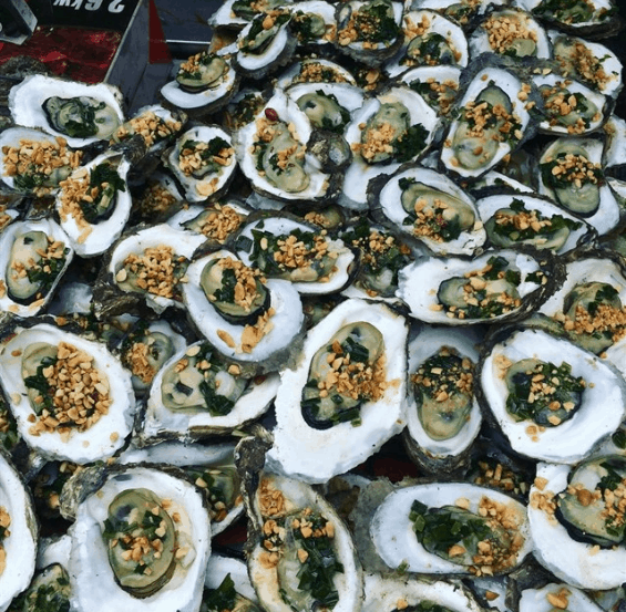 Khám phá đến quán hải sản (Ảnh Sưu tầm)
