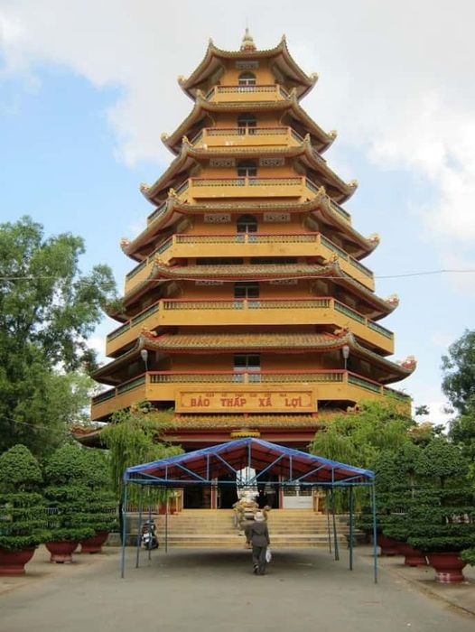 Bảo tháp Xá Lợi tráng lệ