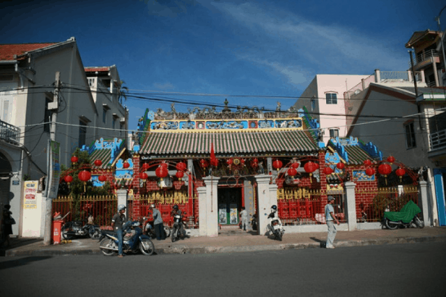 Chùa Ông Cần Thơ - Biểu tượng độc đáo giữa lòng thành phố