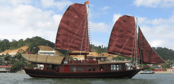 Hình ảnh một trong số thuyền buồm Đông Dương