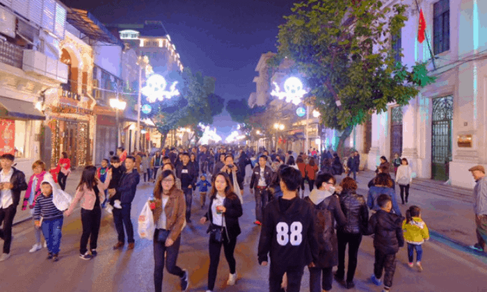 Sự chuẩn bị cho đêm giao thừa (sưu tầm)