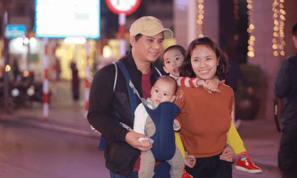 Người dân tập trung ở Nhà Hát lớn từ 18h30 (sưu tầm)