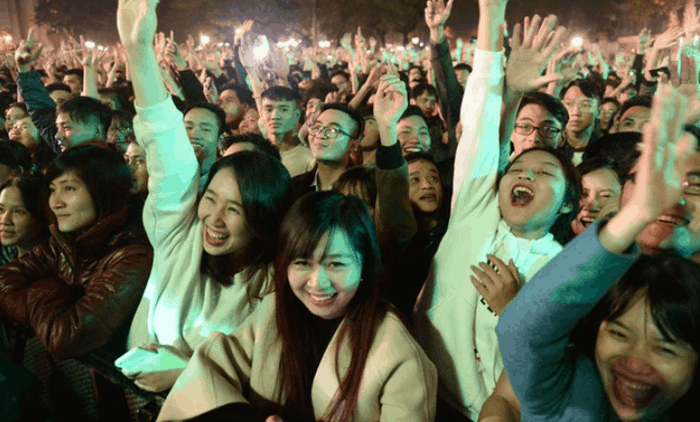 Nụ cười chào đón năm mới rạng rỡ (sưu tầm)