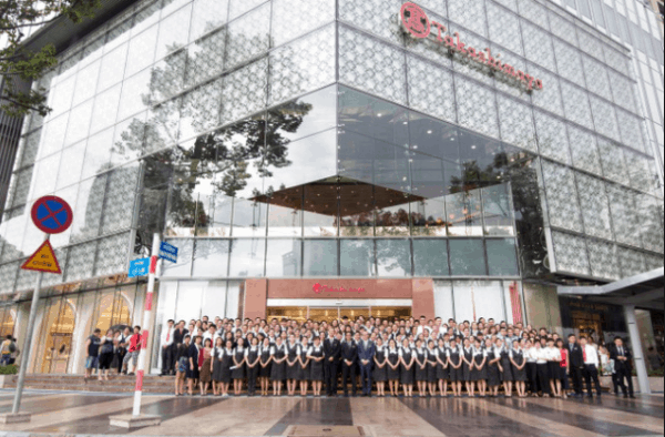 Trải nghiệm mua sắm sang trọng tại Takashimaya