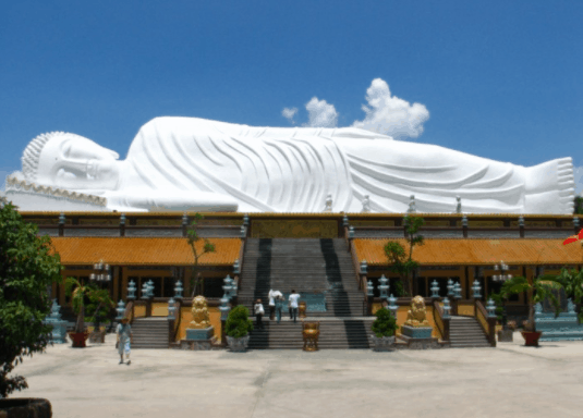 Tượng Phật nhập Niết bàn