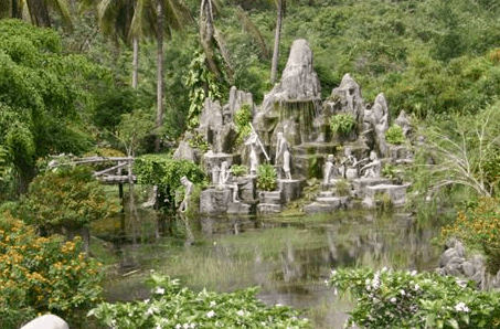 Nghệ thuật đá tại Suối Tranh (sưu tầm)