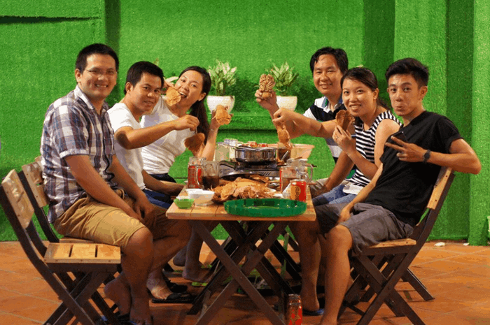 Tận hưởng niềm vui ẩm thực tại nhà hàng Búp Restaurant