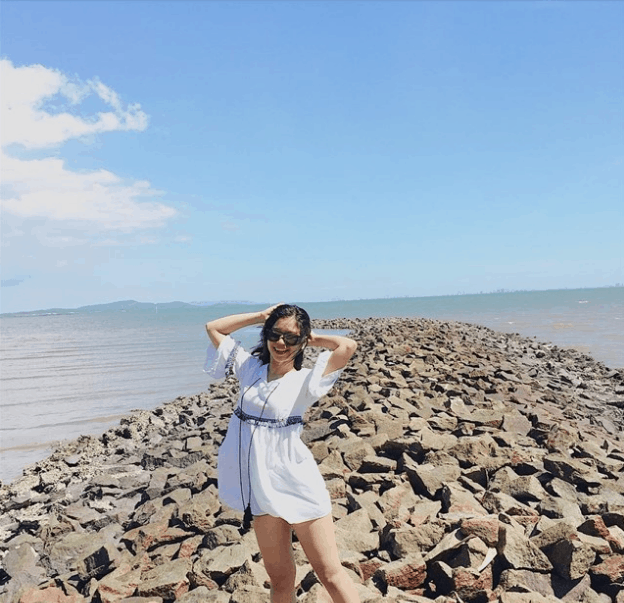 Con Đường Đá Giữa Biển Thú Vị