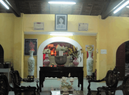 Bàn thờ chị Võ Thị Sáu trong nhà dân