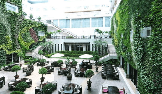 Khám phá Quán bar Roortop Garden tại Rex Hotel Saigon