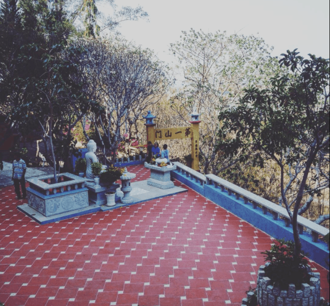 Bức tranh sân chùa Quân Âm Các - Vũng Tàu