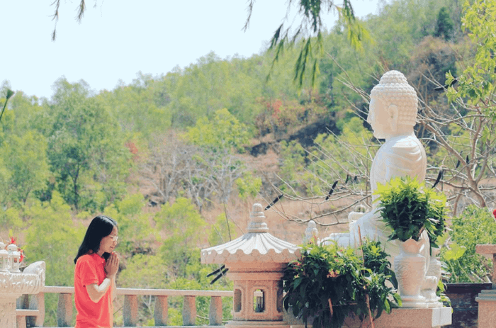 Chinh phục chùa Quan Âm Các - Giải toả muộn phiền