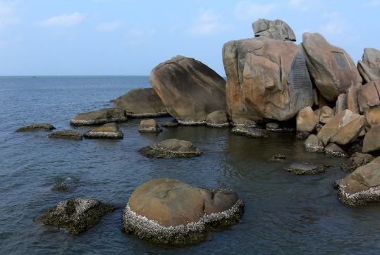 hòn đá bạc