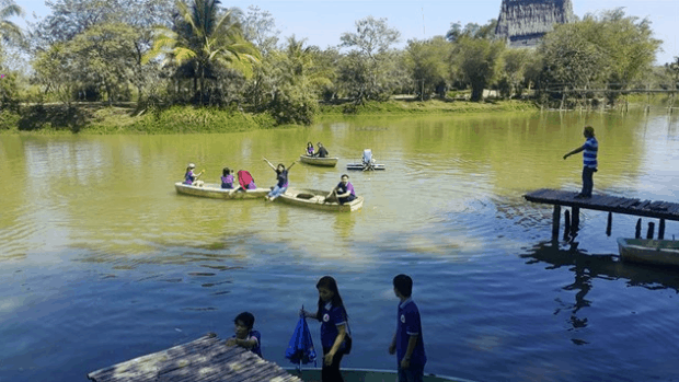 Từ cuộc đua thuyền...
