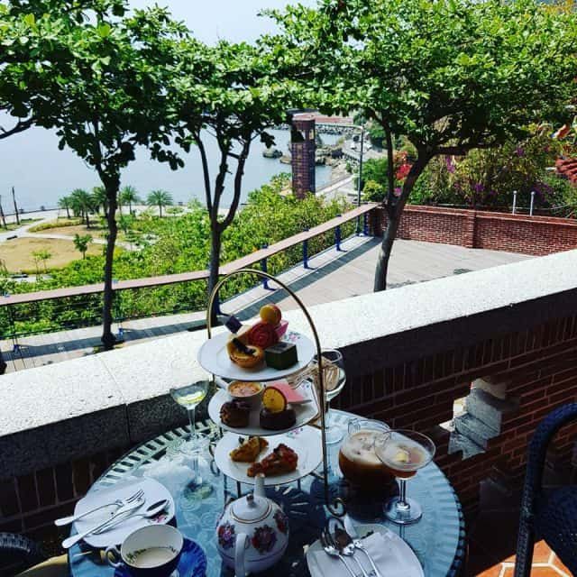 Thưởng thức cà phê và cảnh biển ở đây (ảnh ST)