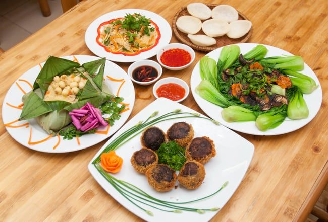 Người dân Vũng Tàu thích thú với ẩm thực chay (ảnh ST)