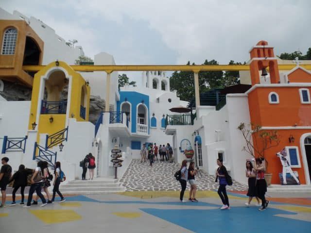 Thành phố Santorini thu nhỏ ở nơi đây (ảnh ST)