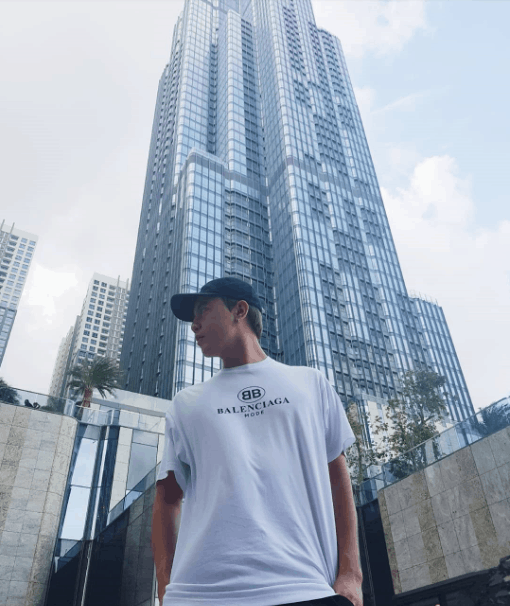 đến Erik...(ảnh ST)