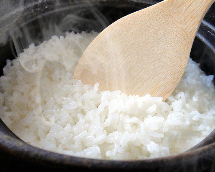 Cơm được ủ ấm lên đến 12 giờ