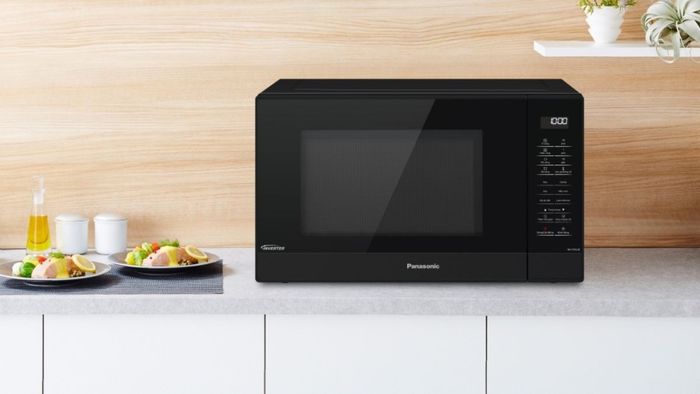 Lò vi sóng Panasonic NN-ST65JBYUE 32 lít sở hữu thiết kế tinh tế sang trọng
