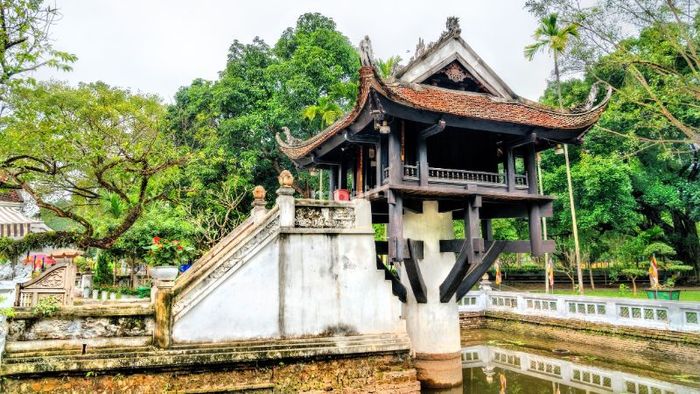 Có rất nhiều cách để di chuyển đến Chùa Một Cột, phù hợp với nhu cầu và sở thích của bạn.