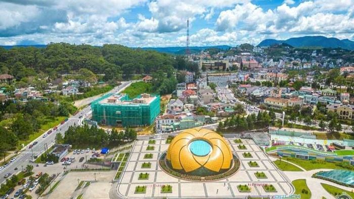 Thời gian lý tưởng để tham quan Quảng trường Lâm Viên