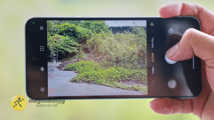 Trên tay TECNO Spark GO 2: Màn hình 120 Hz, pin lớn 5.200 mAh mà giá chỉ 1.89 triệu đồng