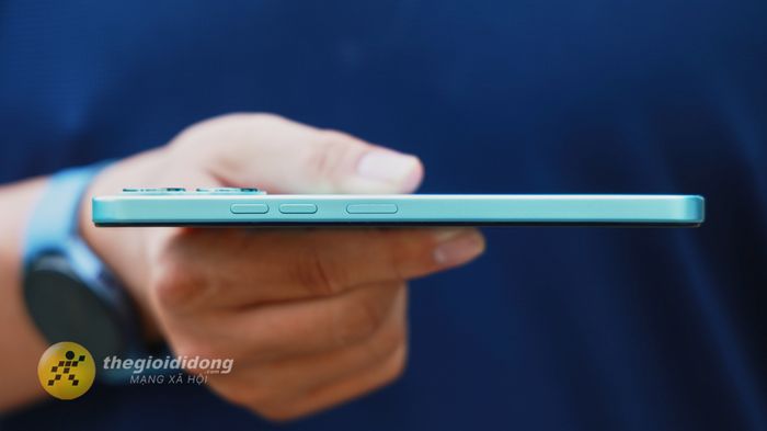 Trên tay TECNO Spark GO 2: Màn hình 120 Hz, pin lớn 5.200 mAh mà giá chỉ 1.89 triệu đồng