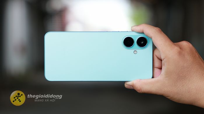 Trên tay TECNO Spark GO 2: Màn hình 120 Hz, pin lớn 5.200 mAh mà giá chỉ 1.89 triệu đồng