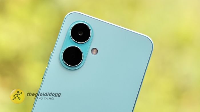 Trên tay TECNO Spark GO 2: Màn hình 120 Hz, pin lớn 5.200 mAh mà giá chỉ 1.89 triệu đồng