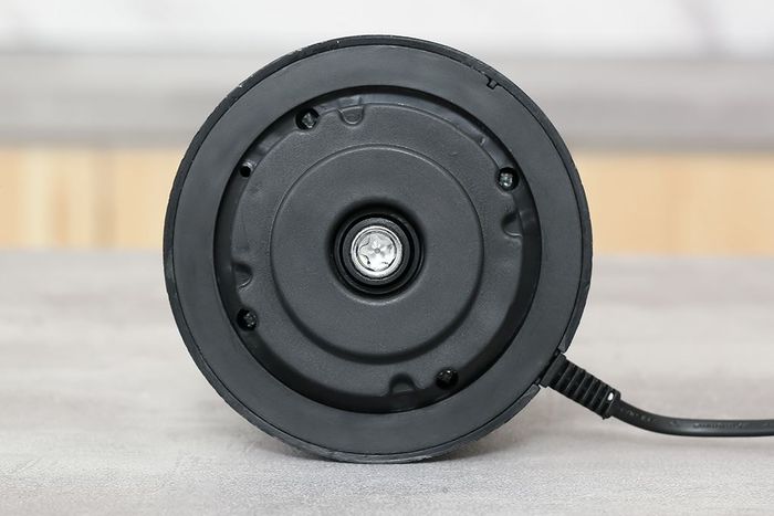 Máy xay thịt đa năng Rapido RMC-300D4 2 lít - Chân đế chống trượt