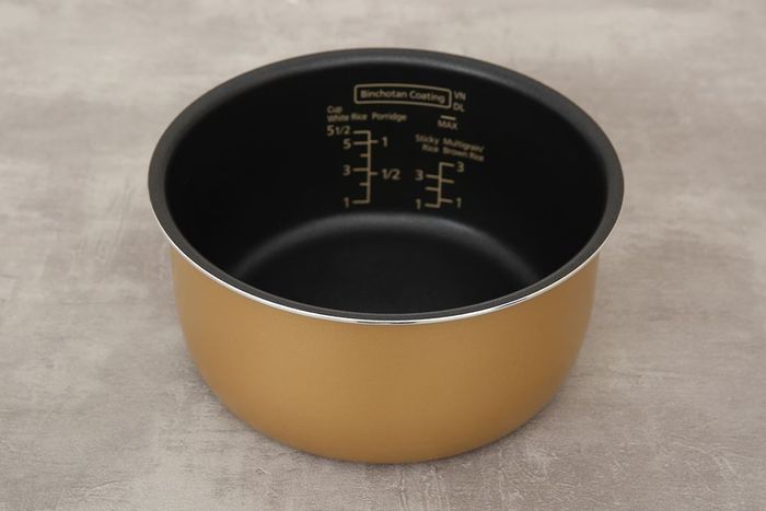 Nồi cơm điện tử Panasonic 1 lít SR-DL104WRA - Dung tích