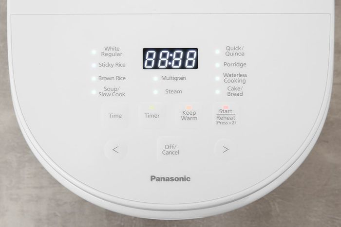 Nồi cơm điện tử Panasonic 1.8 lít SR-DL184WRA - Bảng điều khiển