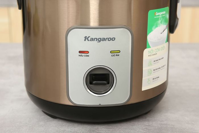 Nồi cơm nắp gài Kangaroo 1.2 lít KGRC12M3 - Bảng điều khiển