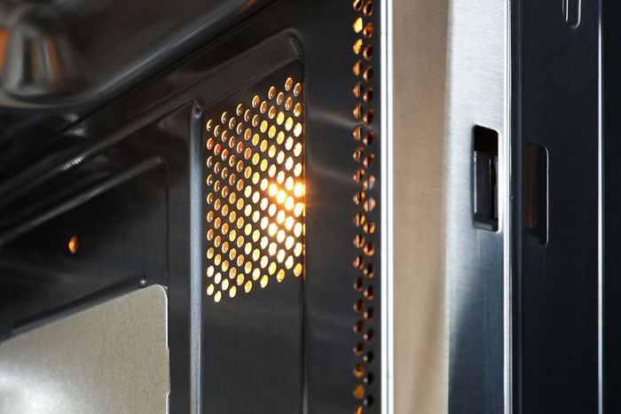 Lò vi sóng có nướng Toshiba MW3-AC27PE(BM)VN 27 lít - Đèn chiếu sáng