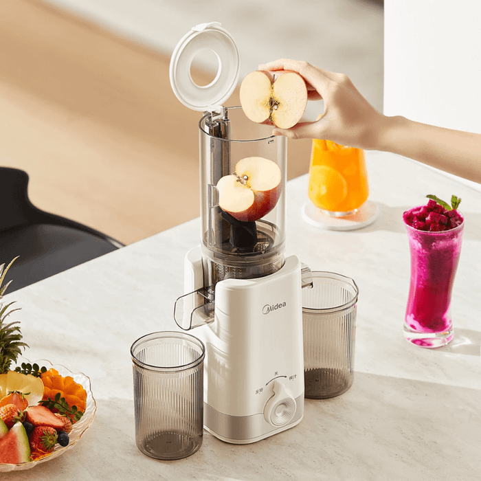 Máy ép chậm Midea MJC121S0BPWE - Miệng ống tiếp nguyên liệu