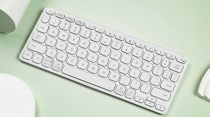 Pin lâu dài, không lo sạc pin thường xuyên - Logitech Keys-To-Go 2