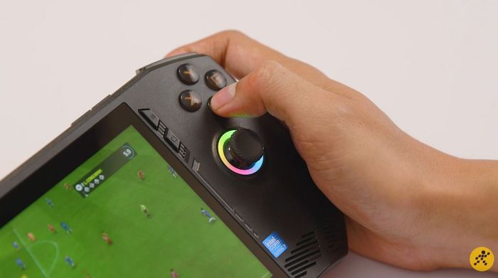 Máy chơi game cầm tay MSI Claw A1M-049VN Core Ultra 7 155H - Nút có độ nhạy cao